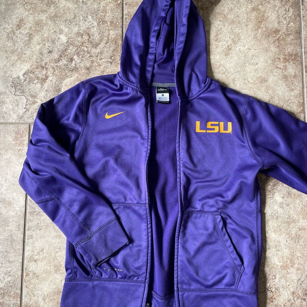 -LSU Tigers Nike Jacket
-Kids Large